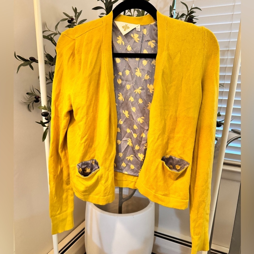 Anthropologie HWR Yellow Women's sweater cardigan with Patterned Lining